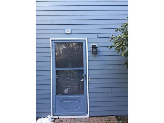 10 Farmington Meadow Dr, Farmington, CT 06032