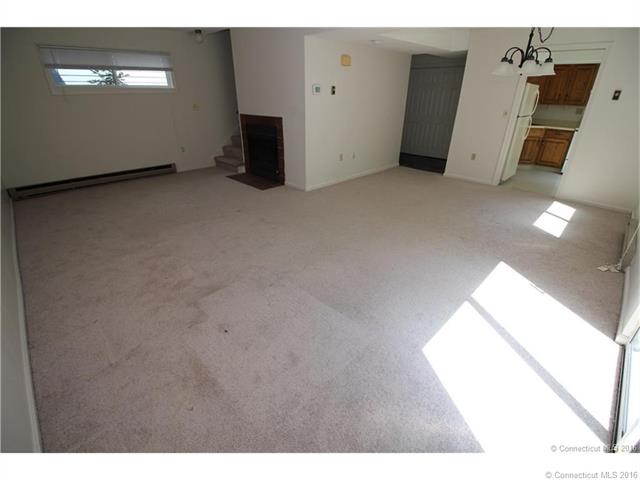 10 Farmington Meadow Dr, Farmington, CT 06032