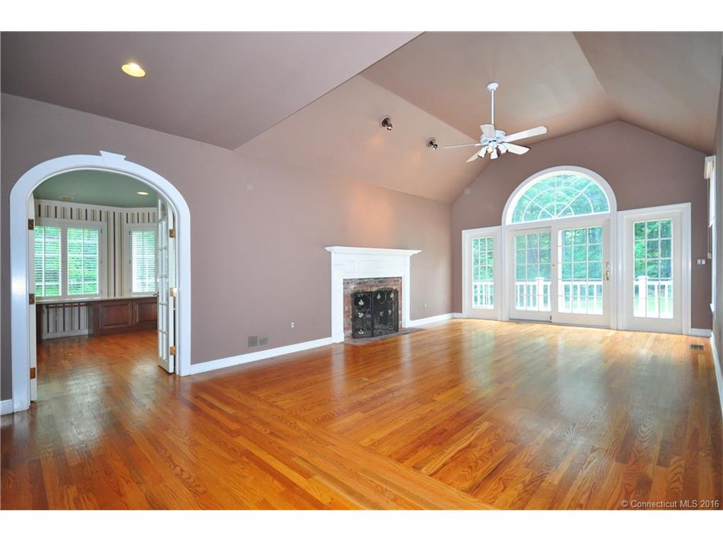 1 Fitzwilliam Park, Farmington, CT 06032