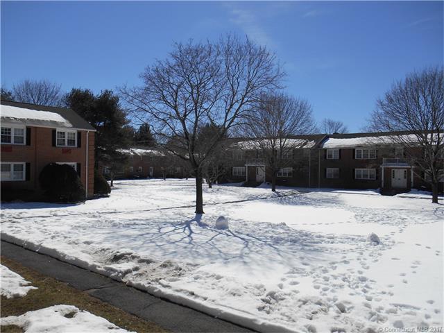 45 Grandview Dr, Farmington, CT 06032