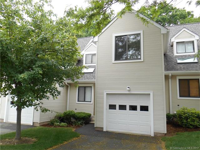 11 Evergreen Trl, Farmington, CT 06032