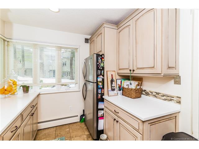 9Talcott Gln #H, Farmington, CT 06032