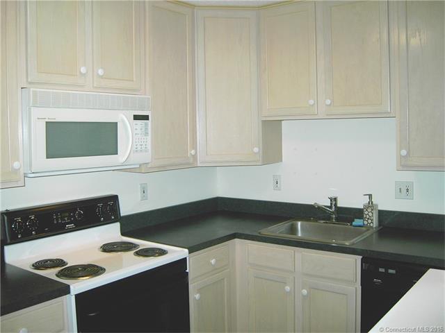 85 Oxbow Dr, Glastonbury, CT 06033
