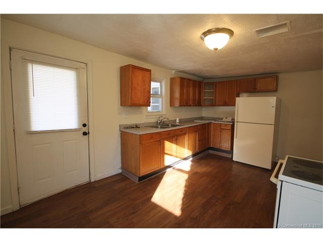 9 Mill St, Glastonbury, CT 06033