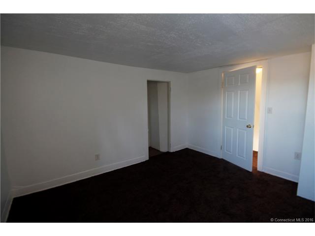 9 Mill St, Glastonbury, CT 06033