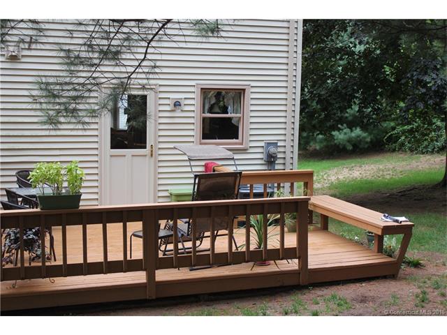 127 Springbrook Dr, Glastonbury, CT 06033