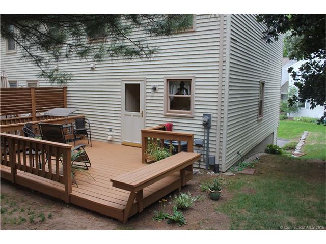 127 Springbrook Dr, Glastonbury, CT 06033