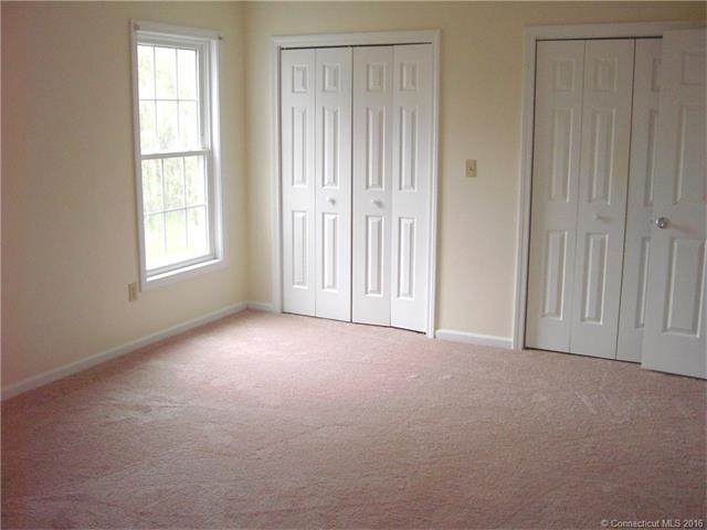 191 Georgetown Dr, Glastonbury, CT 06033