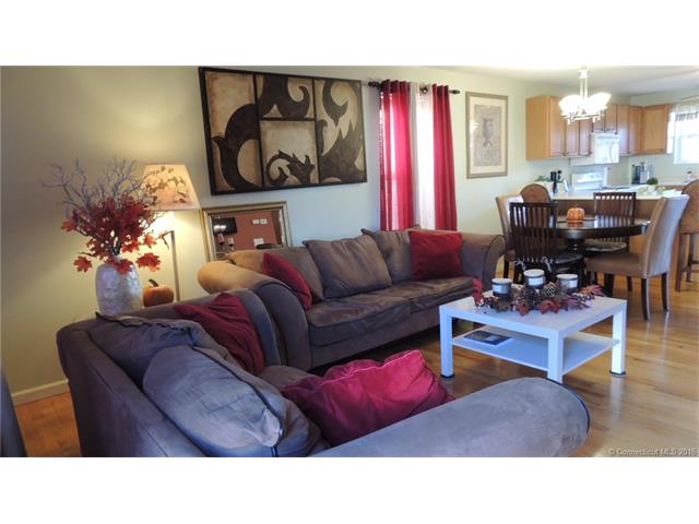 24 Firethorn Dr, Glastonbury, CT 06033