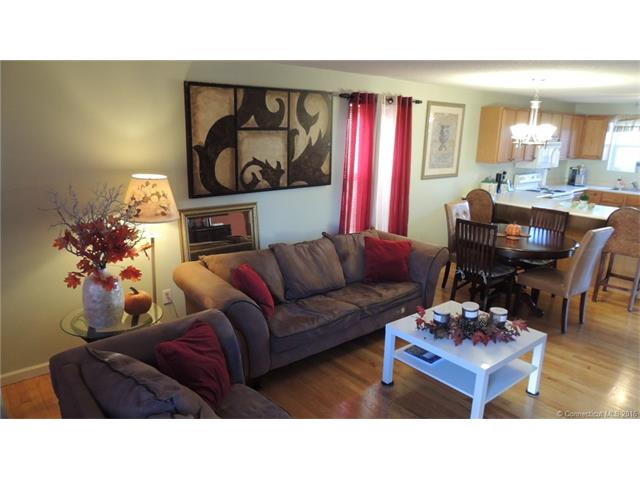 24 Firethorn Dr, Glastonbury, CT 06033