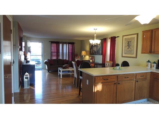 24 Firethorn Dr, Glastonbury, CT 06033