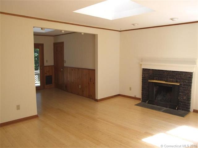 14 Meadow St, Salisbury, CT 06039