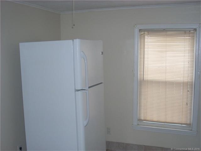 25Knox St, Manchester, CT 06040