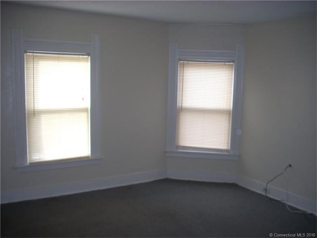 25Knox St, Manchester, CT 06040