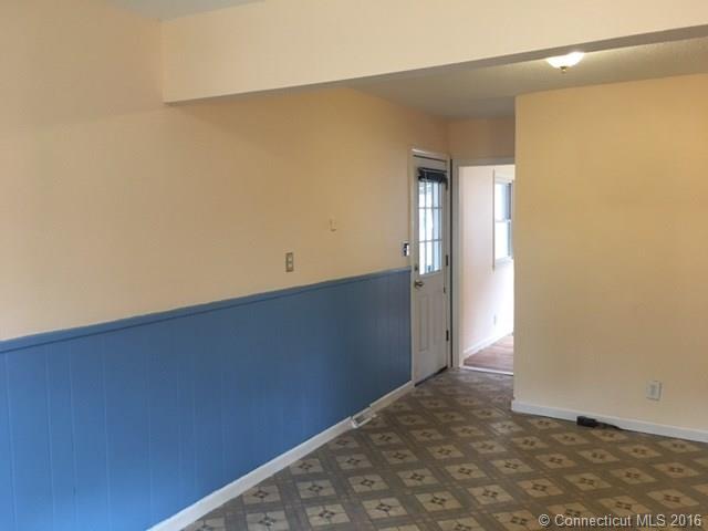 122 Deepwood Dr, Manchester, CT 06040