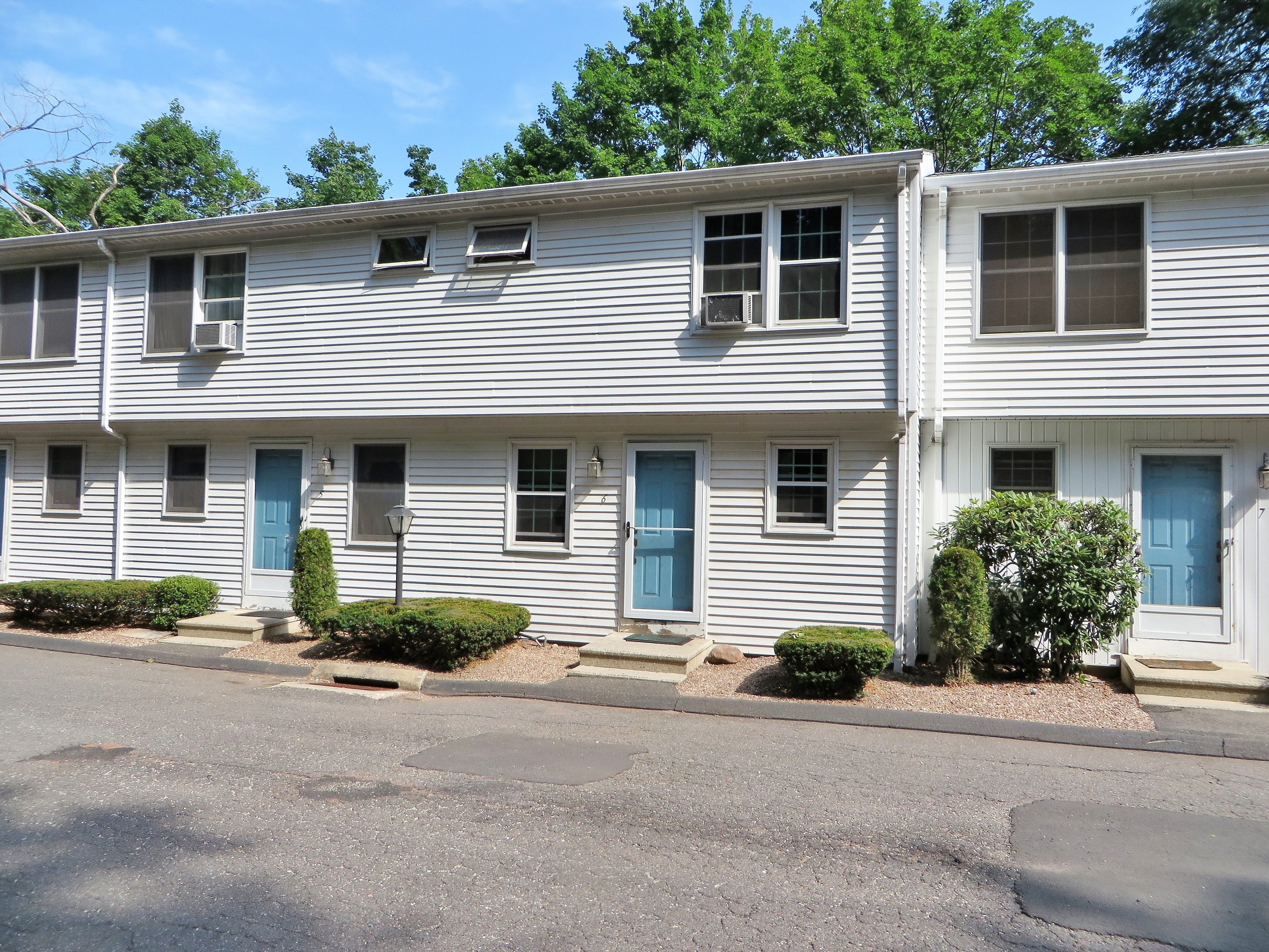 63 Summit Street, Manchester, CT 06040