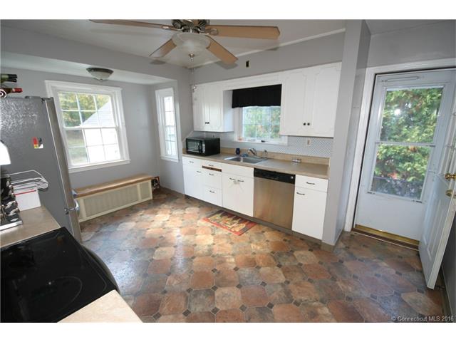 754 Center St, Manchester, CT 06040
