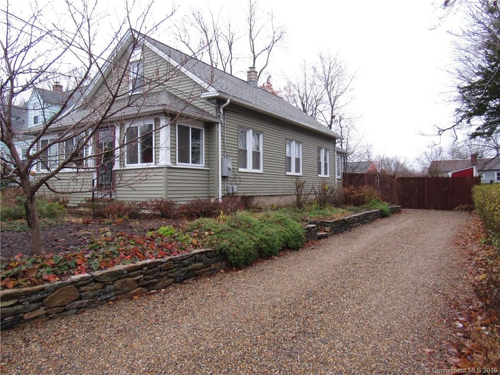 42 Dudley St, Manchester, CT 06040