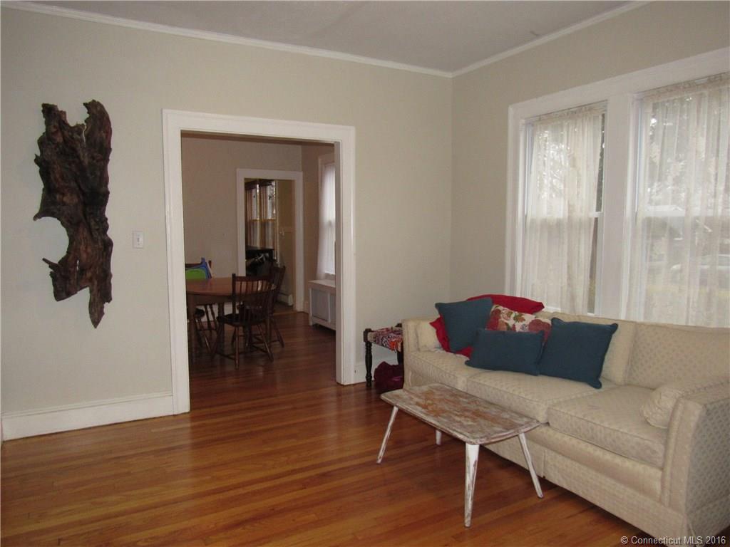 42 Dudley St, Manchester, CT 06040