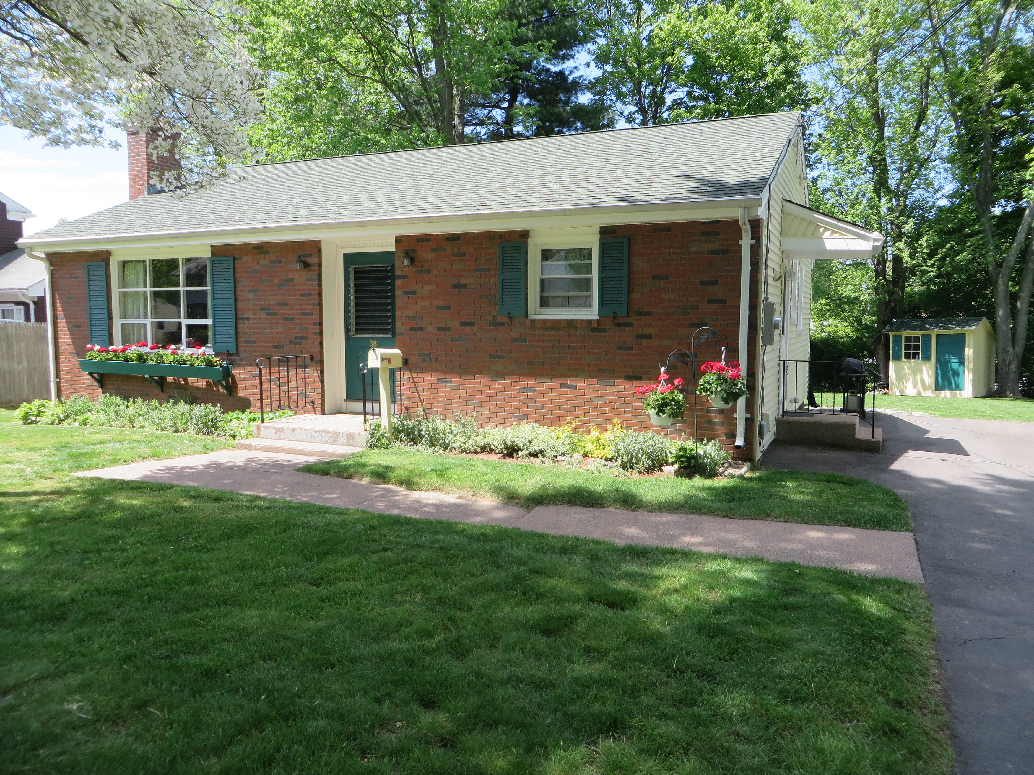 38 Philip Road, Manchester, CT 06040