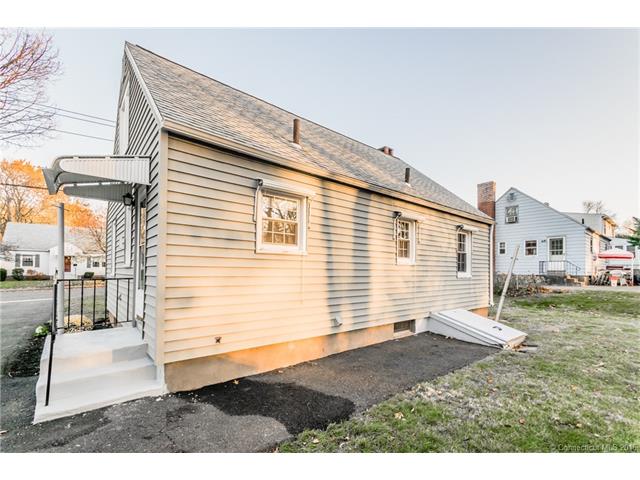 142 Walker St, Manchester, CT 06040