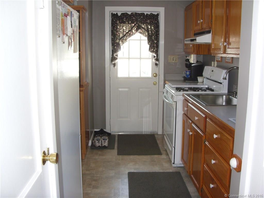 11 Tyler Cir, Manchester, CT 06040