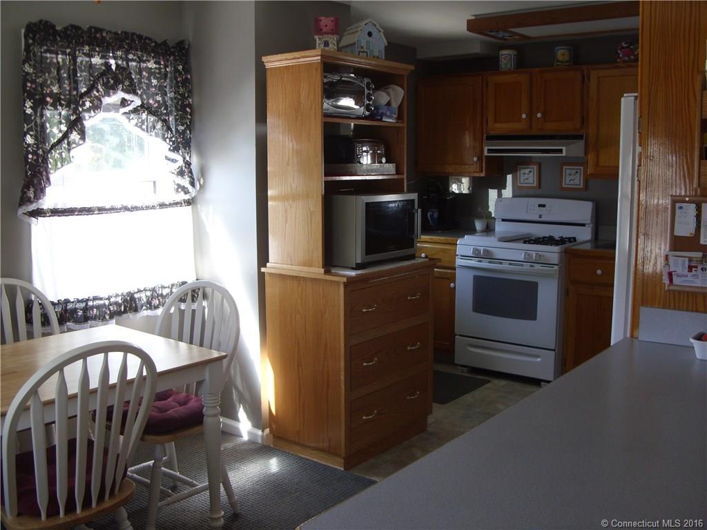 11 Tyler Cir, Manchester, CT 06040