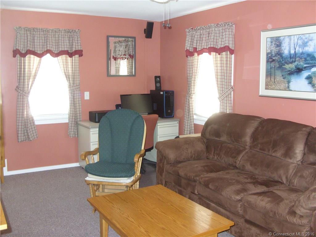 11 Tyler Cir, Manchester, CT 06040