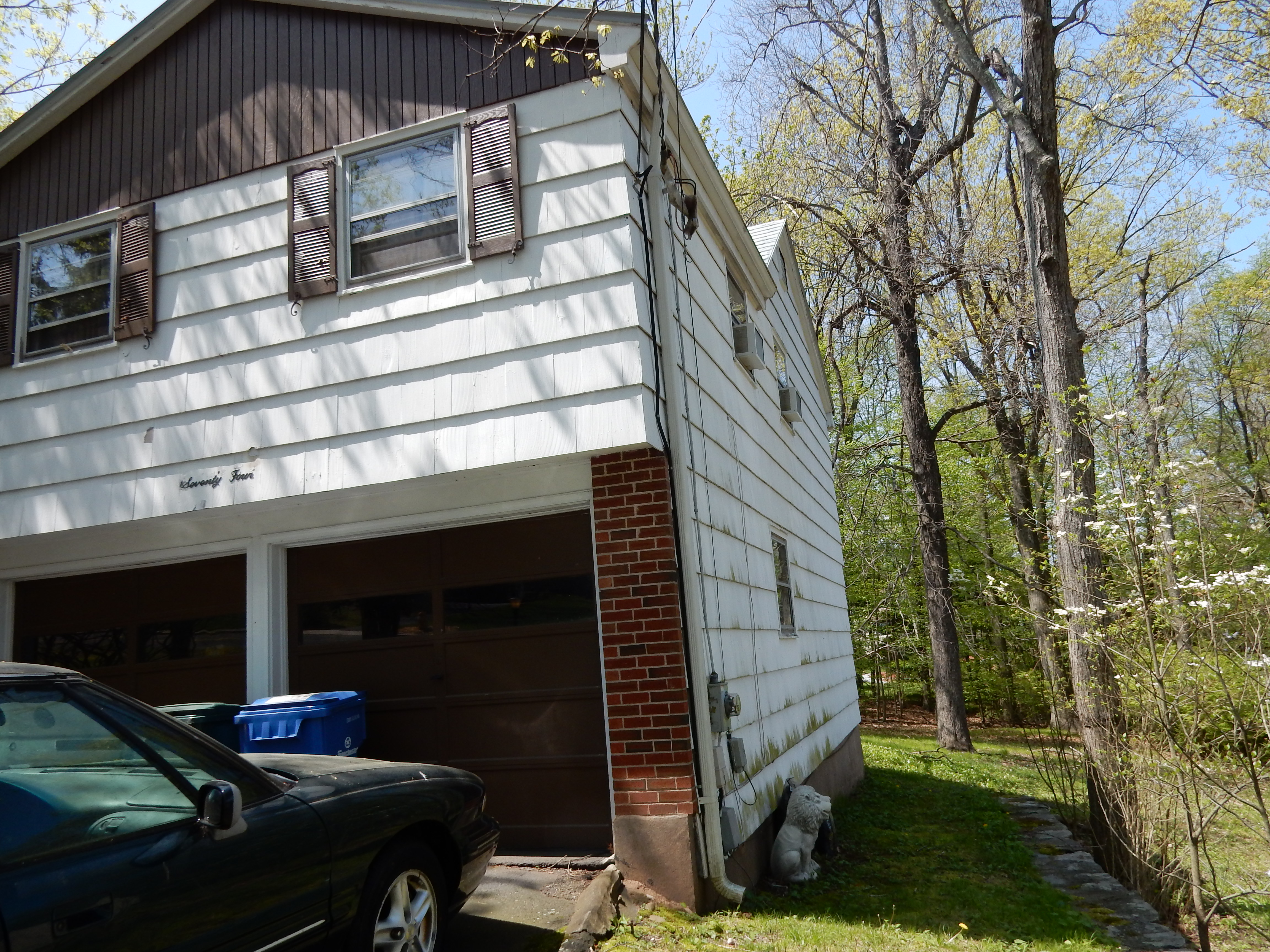 74 Mountain Rd., Manchester, CT 06040