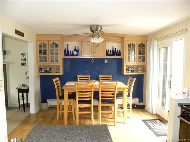 81Branford St, Manchester, CT 06040