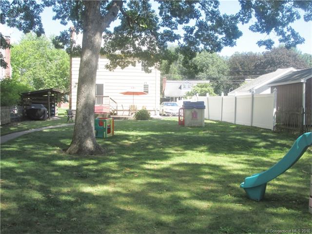 92 Autumn St, Manchester, CT 06040
