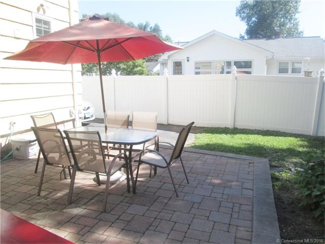 92 Autumn St, Manchester, CT 06040