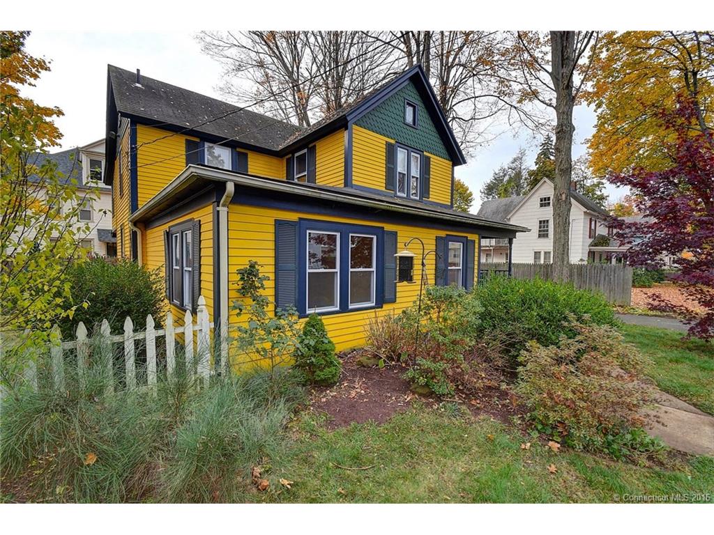46 Walnut St, Manchester, CT 06040