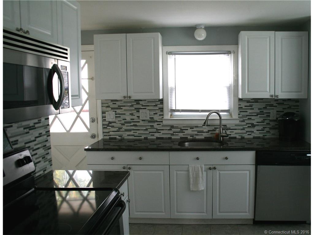 52 Falknor Dr, Manchester, CT 06040