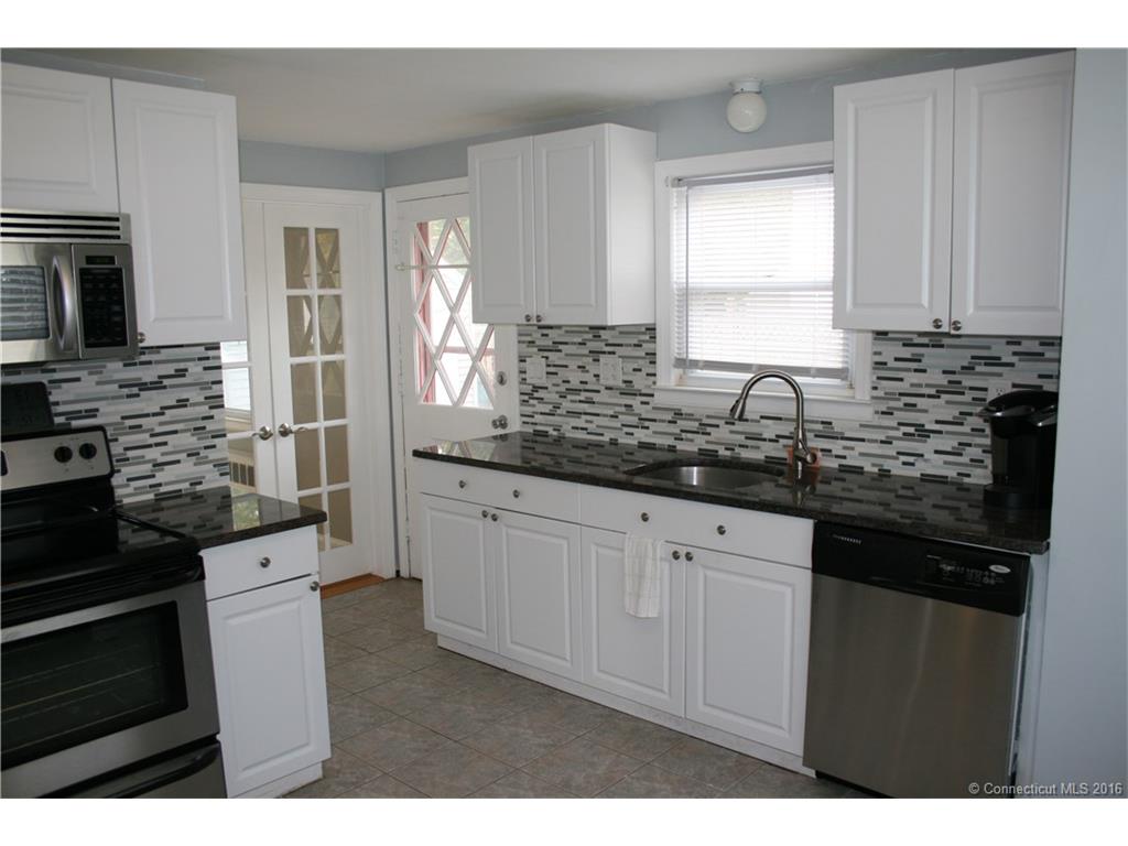 52 Falknor Dr, Manchester, CT 06040