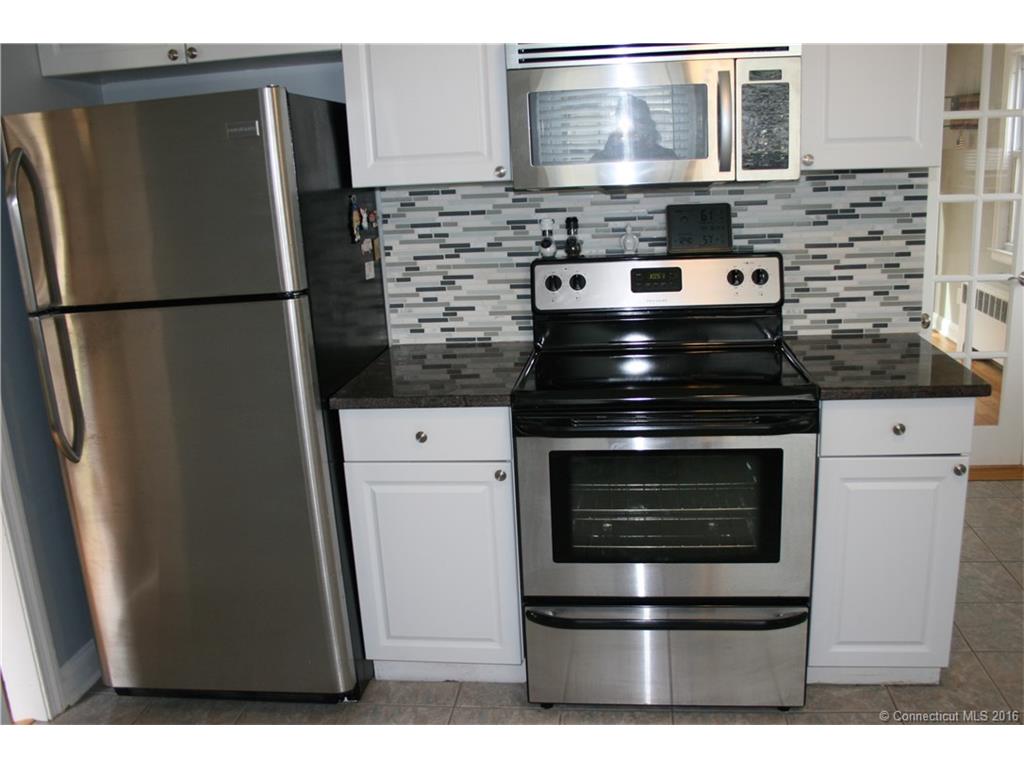 52 Falknor Dr, Manchester, CT 06040