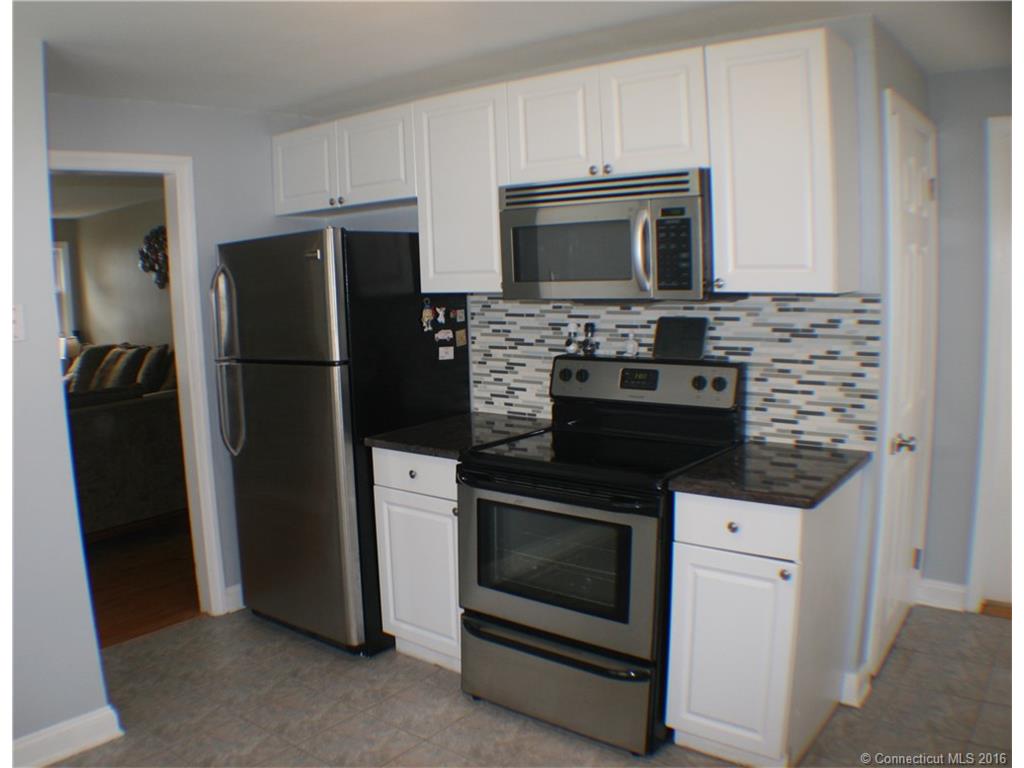 52 Falknor Dr, Manchester, CT 06040