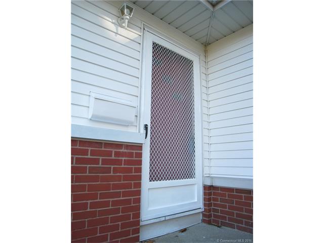 139 Mountain Rd, Manchester, CT 06040