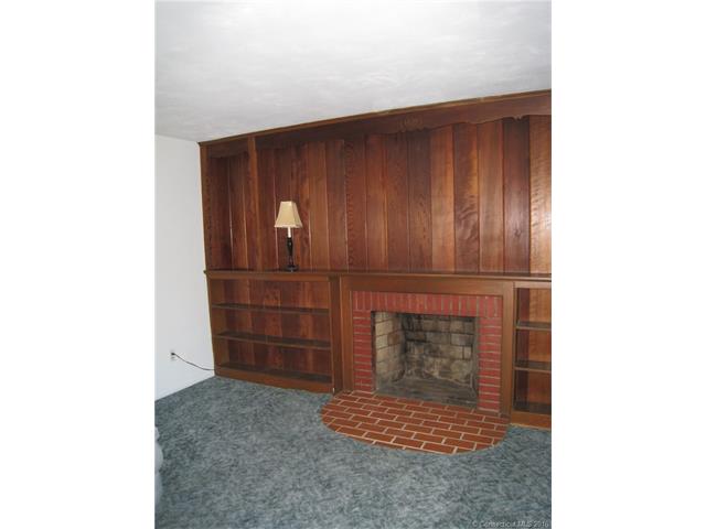 139 Mountain Rd, Manchester, CT 06040