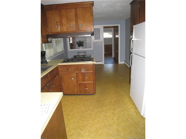 139 Mountain Rd, Manchester, CT 06040