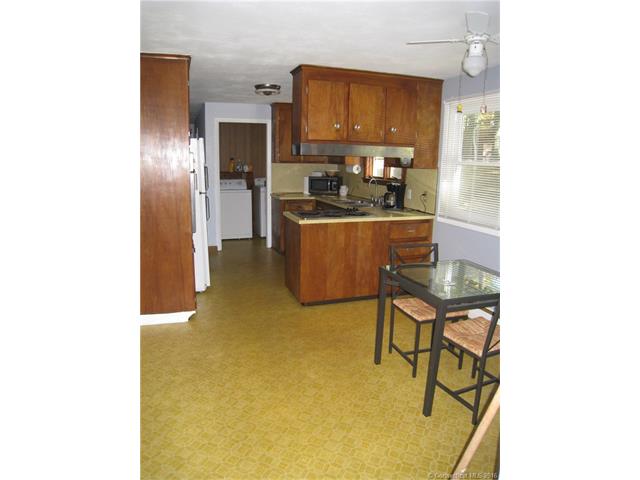 139 Mountain Rd, Manchester, CT 06040