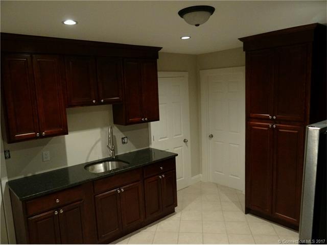 14Oak Pl, Manchester, CT 06040