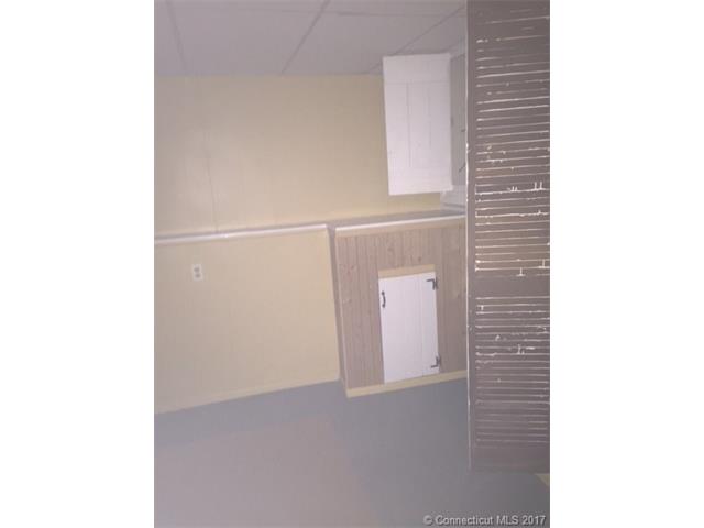 12 Anderson St, Manchester, CT 06040
