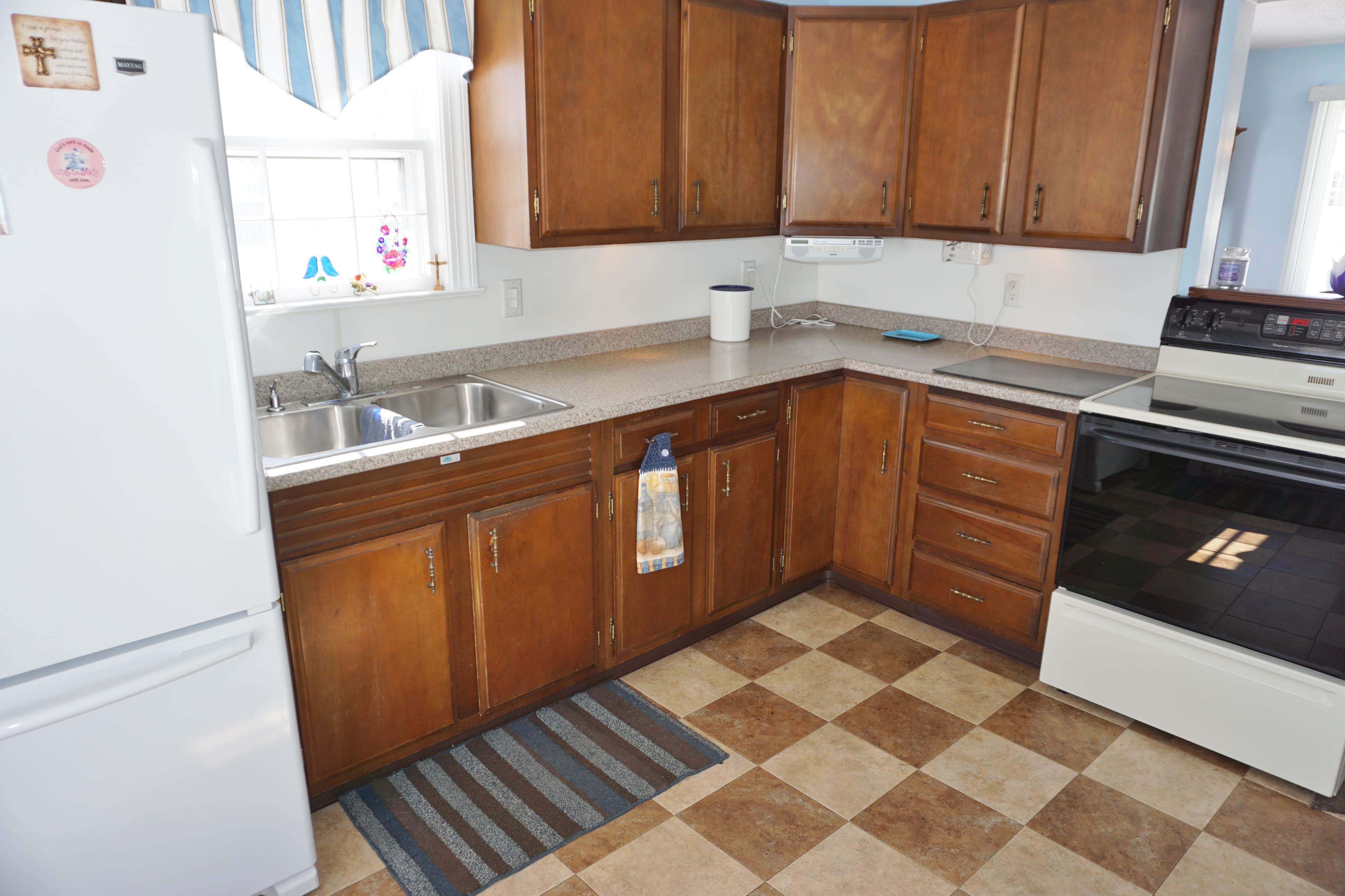 35 Victoria Rd, Manchester, CT 06040