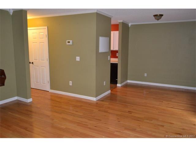 203 Oakland St, Manchester, CT 06042