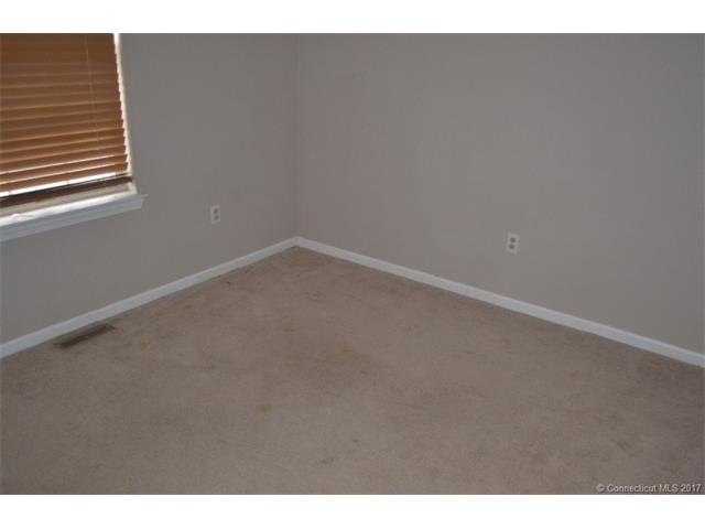203 Oakland St, Manchester, CT 06042