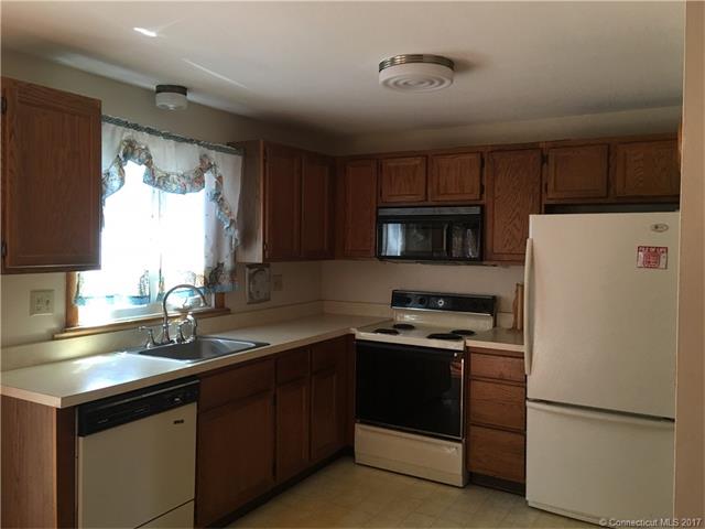 468 Woodbridge St, Manchester, CT 06042