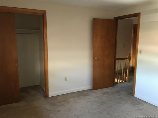 468 Woodbridge St, Manchester, CT 06042