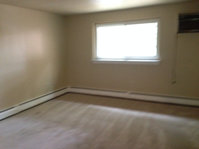 292 Green Rd #D, Manchester, CT 06042