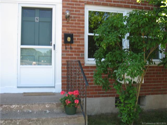 476 Woodbridge St, Manchester, CT 06042
